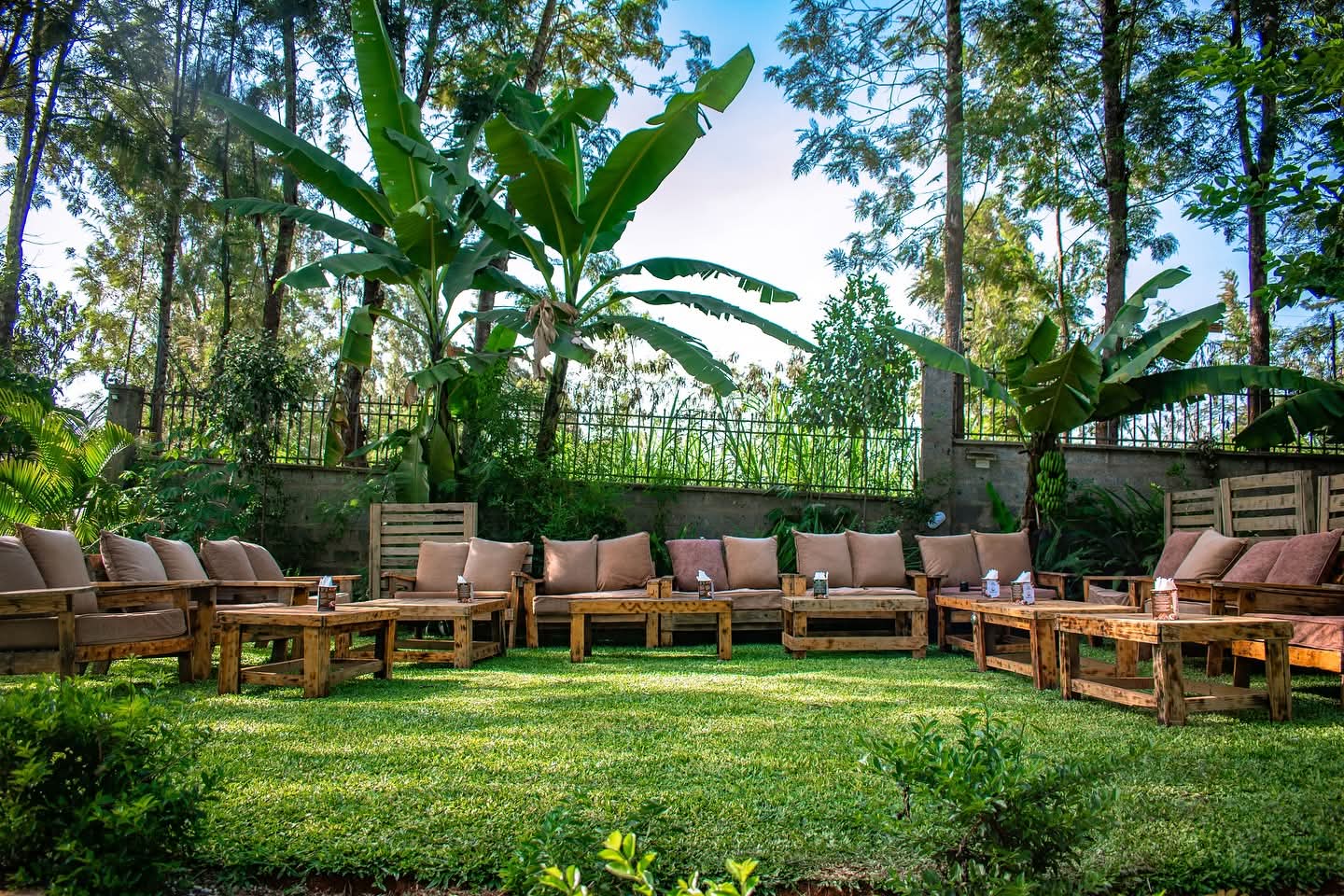 Ark Rustic Garden Lounge